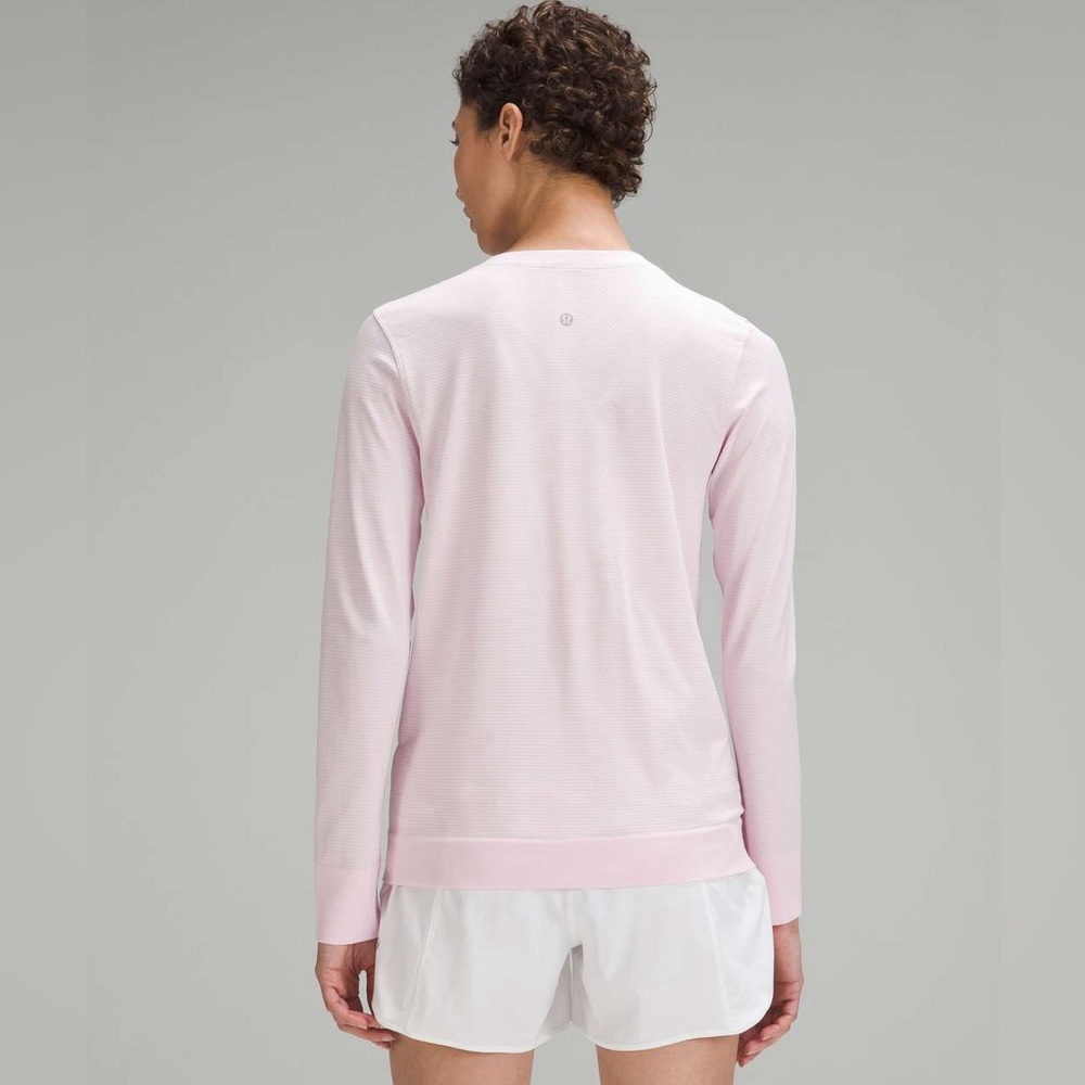 Lululemon Swiftly Relaxed Long-Sleeve Shirt
Light Pink Crewneck Top Tech - Picture 2 of 10
